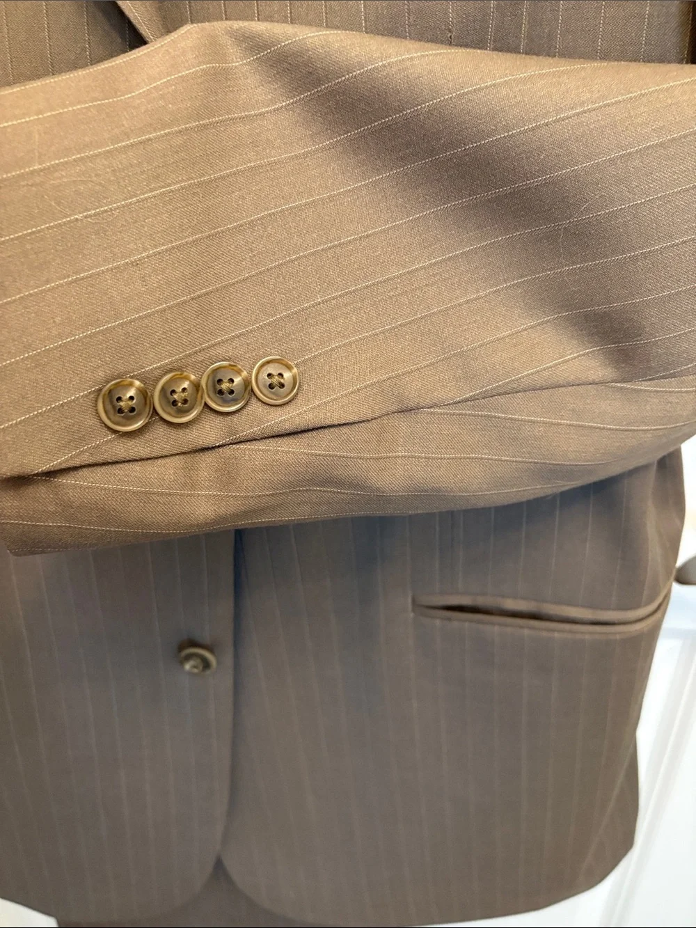 Stafford Super Brown Pinstripe Men's Two-Piece Suit 48L pants 38x32